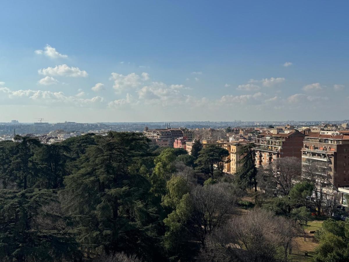Rooftop Via Appia Nuova, Roma Luaran gambar